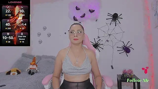 Snapshot of milfAaura chatting on October 25, 3:14 am milfAaura online show from October 25, 3:14 am