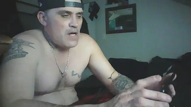 Snapshot of crazyeyes666707 chatting on January 16, 1:42 am crazyeyes666707 online show from January 16, 1:42 am