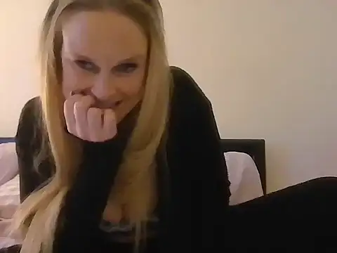 imyourgoodgirl69 online show from September 17, 6:04 am