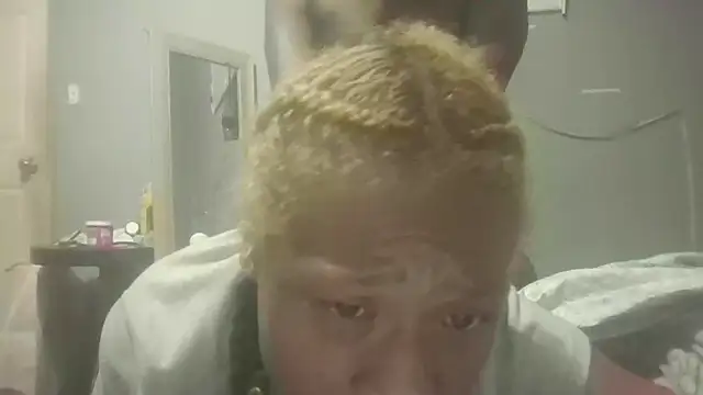 Snapshot of Tishrella6 chatting on April 5, 10:45 am Tishrella6 online show from April 5, 10:45 am