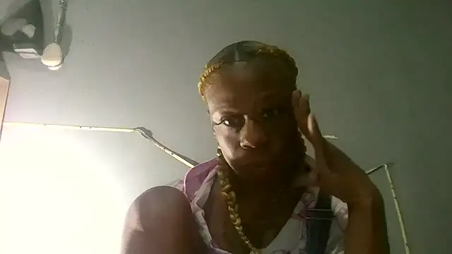 Snapshot of Tishrella6 chatting on April 23, 3:52 am Tishrella6 online show from April 23, 3:52 am