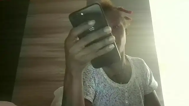 Snapshot of Tishrella6 chatting on August 9, 7:02 am Tishrella6 online show from August 9, 7:02 am