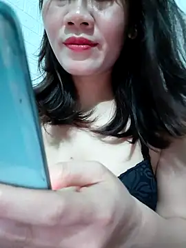 Snapshot of Singlemom69x chatting on June 5, 2:51 am Singlemom69x online show from June 5, 2:51 am