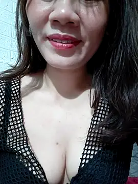 Snapshot of Singlemom69x chatting on July 10, 1:36 pm Singlemom69x online show from July 10, 1:36 pm