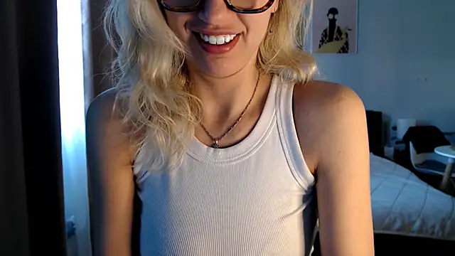 VivianCoke online show from February 23, 10:12 am