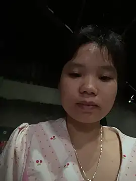 Snapshot of Ngoc-bbi chatting on May 5, 11:02 pm Ngoc-bbi online show from May 5, 11:02 pm