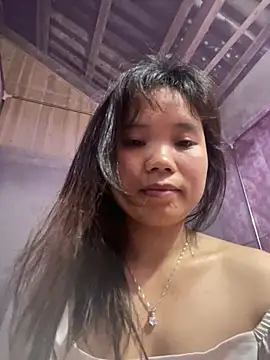 Snapshot of Ngoc-bbi chatting on May 17, 4:25 pm Ngoc-bbi online show from May 17, 4:25 pm
