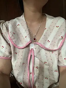 Snapshot of Ngoc-bbi chatting on June 22, 11:07 am Ngoc-bbi online show from June 22, 11:07 am