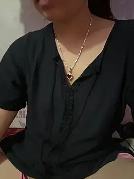 Snapshot of Ngoc-bbi chatting on June 28, 10:32 am Ngoc-bbi online show from June 28, 10:32 am