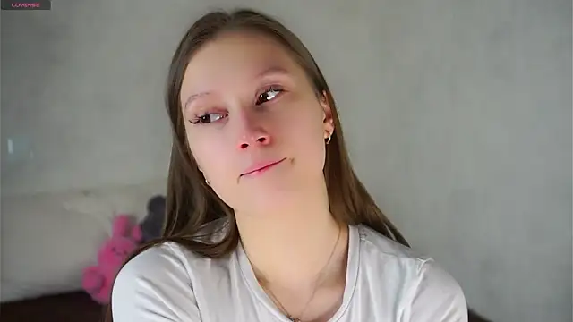 MelaniSeiver online show from February 4, 1:11 am