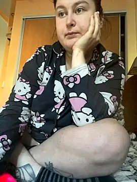 Snapshot of DazzzlingDame chatting on October 18, 11:33 am DazzzlingDame online show from October 18, 11:33 am