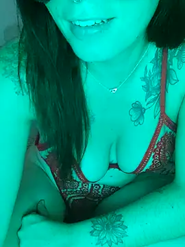 Snapshot of Sainte_bambi_ chatting on September 19, 6:52 pm Sainte bambi  online show from September 19, 6:52 pm