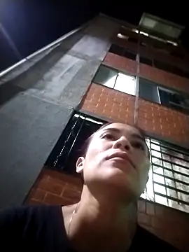 dulcelatin21 online show from December 2, 2:06 am