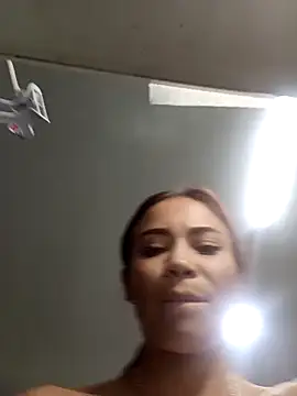 dulcelatin21 online show from December 16, 12:04 am