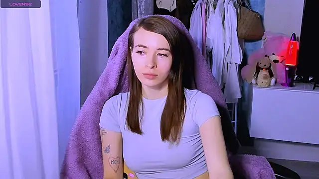 Snapshot of ZoyaMill chatting on November 9, 6:12 am ZoyaMill online show from November 9, 6:12 am