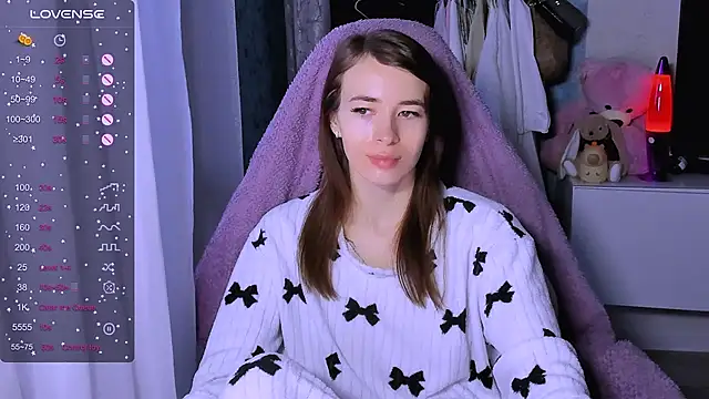 Snapshot of ZoyaMill chatting on December 1, 6:51 am ZoyaMill online show from December 1, 6:51 am