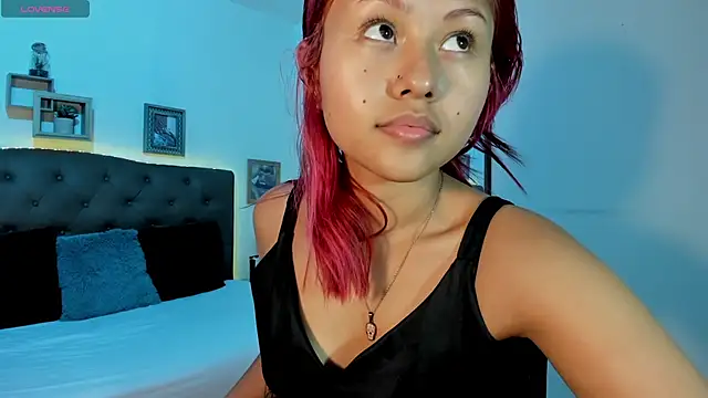 Snapshot of MAYASMITH__ chatting on June 23, 6:11 am MAYASMITH online show from June 23, 6:11 am