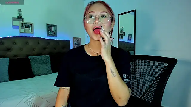 Snapshot of MAYASMITH__ chatting on July 3, 6:31 am MAYASMITH online show from July 3, 6:31 am