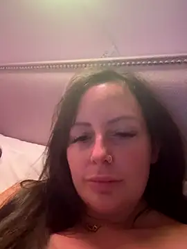 Snapshot of nightingale27 chatting on September 17, 8:21 pm nightingale27 online show from September 17, 8:21 pm