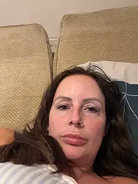 Snapshot of nightingale27 chatting on September 19, 8:20 pm nightingale27 online show from September 19, 8:20 pm