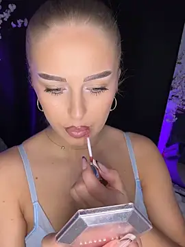 AubrieleRouj1 online show from March 3, 5:19 pm