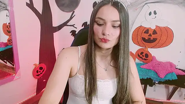 Snapshot of danna_888 chatting on October 23, 7:12 pm danna 888 online show from October 23, 7:12 pm