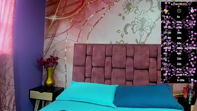 Snapshot of luna_maisonn chatting on October 1, 8:15 pm luna maisonn online show from October 1, 8:15 pm