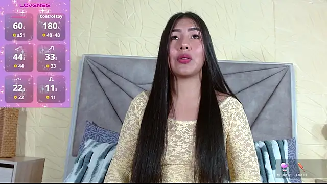 luna maisonn online show from June 8, 12:49 pm