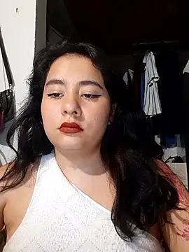 Snapshot of Yuli-27 chatting on January 10, 5:09 am Yuli-27 online show from January 10, 5:09 am