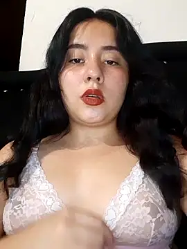 Snapshot of Yuli-27 chatting on February 12, 3:23 am Yuli-27 online show from February 12, 3:23 am