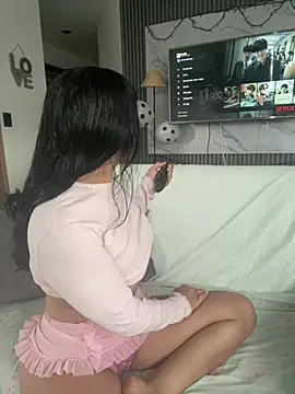 Snapshot of greciadom555 chatting on June 23, 4:49 pm greciadom555 online show from June 23, 4:49 pm