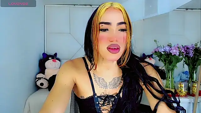 Snapshot of KatyuscaSubmissive chatting on November 13, 7:35 pm KatyuscaSubmissive online show from November 13, 7:35 pm