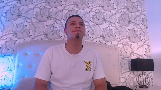 Luna Noire1 online show from July 10, 4:17 am