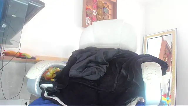 mila dash online show from November 27, 11:23 am