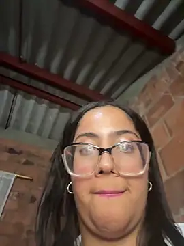 Snapshot of Jessyivonne chatting on February 11, 5:01 am Jessyivonne online show from February 11, 5:01 am