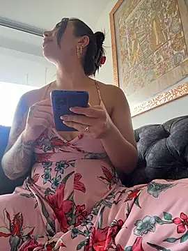 Snapshot of Sarahlove_90 chatting on October 19, 3:45 pm Sarahlove 90 online show from October 19, 3:45 pm