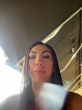 Snapshot of Sarahlove_90 chatting on October 30, 8:31 pm Sarahlove 90 online show from October 30, 8:31 pm