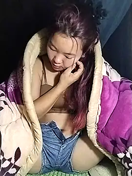 lylylove online show from November 26, 8:21 pm