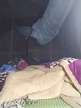 lylylove online show from December 4, 12:31 am