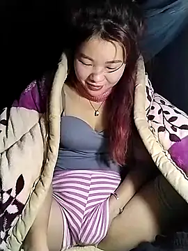 lylylove online show from December 21, 8:16 pm