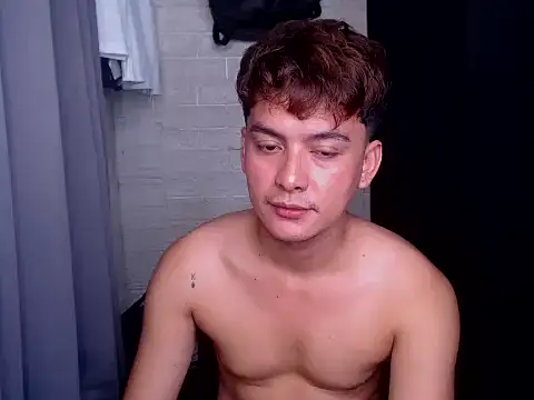 Snapshot of Tempting_jon chatting on July 19, 6:06 am Tempting jon online show from July 19, 6:06 am