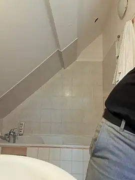 Snapshot of Devran464354 chatting on October 23, 11:09 am Devran464354 online show from October 23, 11:09 am