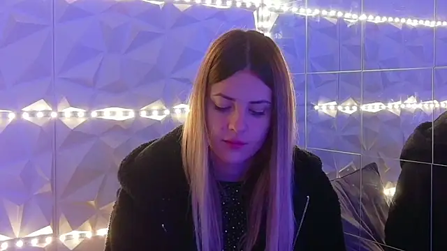 Aishha  online show from December 2, 6:08 am