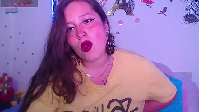 nahomy jonhs online show from October 4, 3:59 am