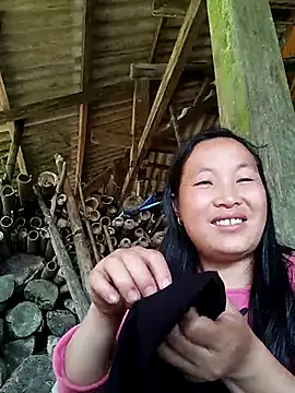 miss-su online show from March 2, 7:15 am