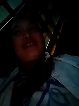 miss-su online show from May 1, 9:47 am
