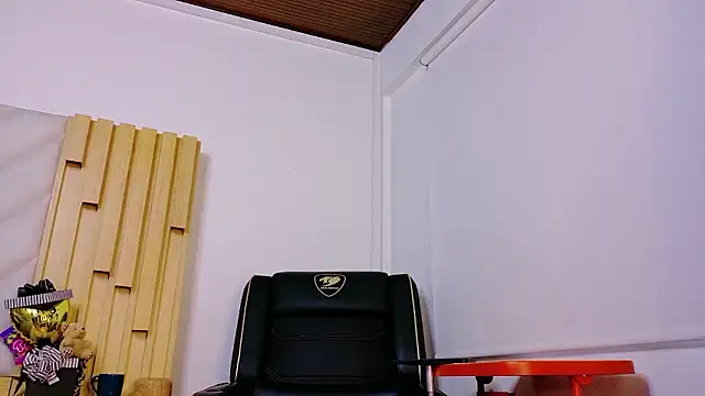 Zafiro Gem  online show from March 16, 8:46 pm