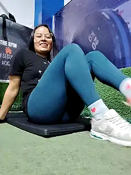 Daliz Leon online show from December 18, 12:06 am