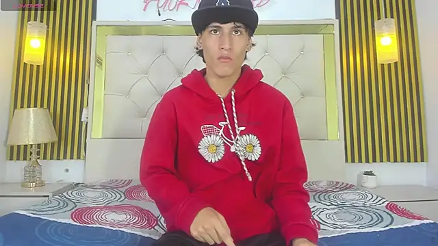 Snapshot of Just18Jake chatting on September 13, 6:18 pm Just18Jake online show from September 13, 6:18 pm