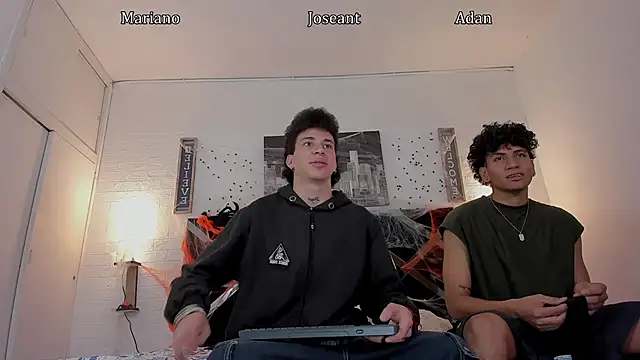 Adan Oriol online show from October 30, 3:30 am